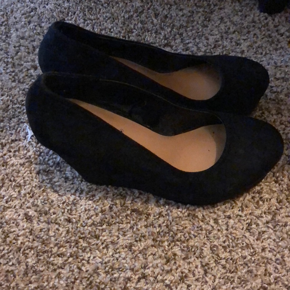 Wedges/Heels - Picture 3 of 3